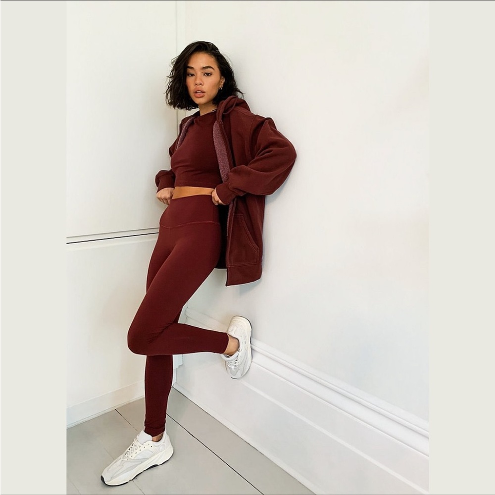 ARITZIA TNA red wine leggings